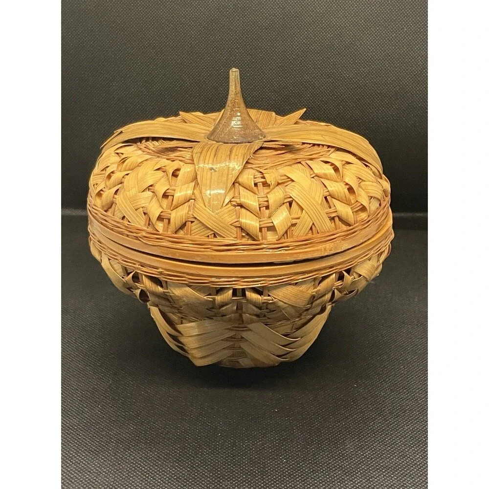 Acorn Shaped Brown Woven Wicker Basket w/ Lid Autumn Fall Thanksgiving 5.5”